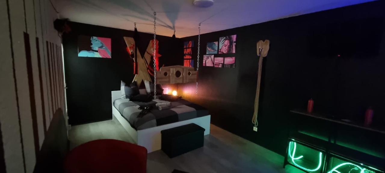 Le Coin Des Desirs Bdsm Lejlighed Strasbourg Eksteriør billede